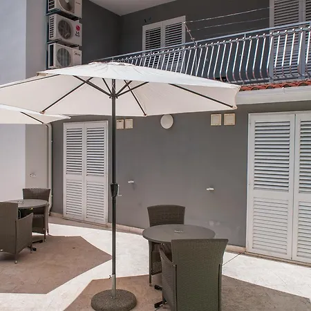 Apartmans And Madunic I 3*