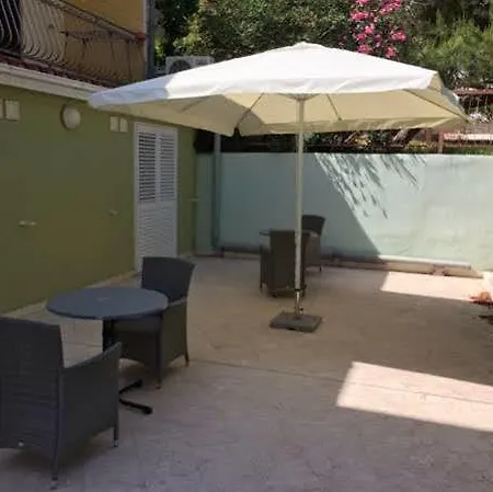 Apartmans And Madunic I 招待所 3*