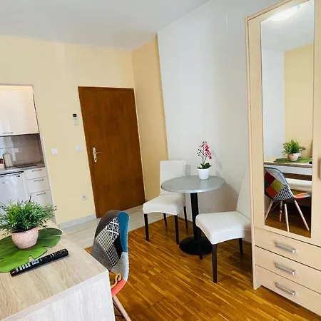 Guest house Apartmans And Madunic I Split