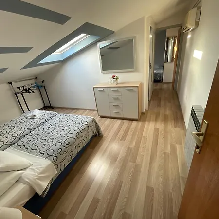 Guest house Apartmans And Madunic I 3*