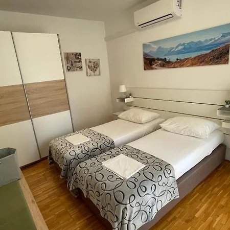 Casa de hóspedes Apartmans And Madunic I 3*